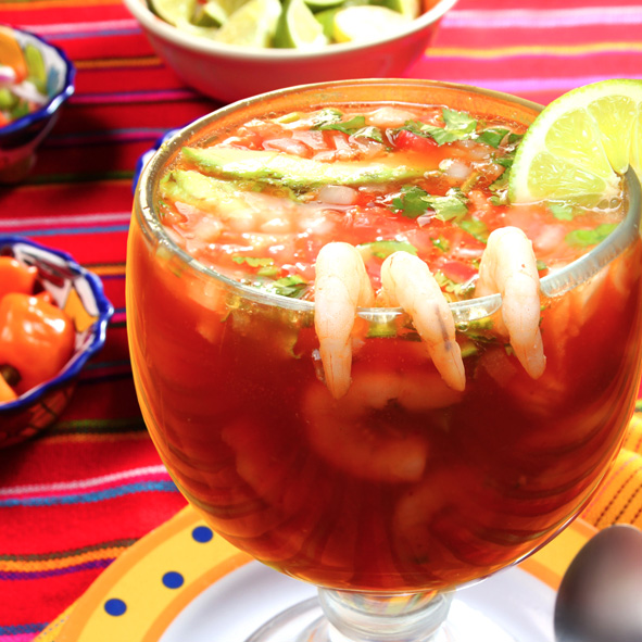 Disfruta un coctel de mariscos Vuelve a la vida